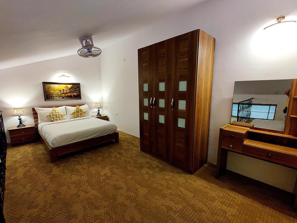 Wtf My House Hotell Baga Exteriör bild